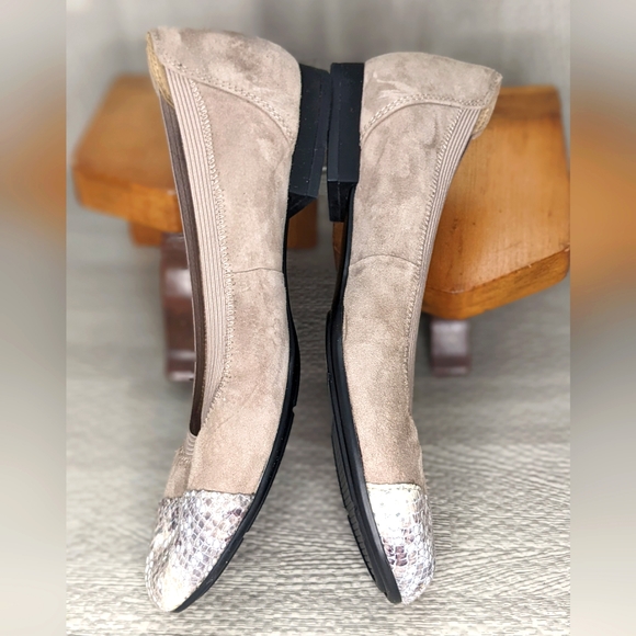 Naturalizer Therese Taupe Snakeskin Toe Ballet Flats, 6 - Picture 4 of 10